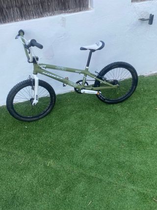 Bicicleta BMX Monty Verde y Blanca