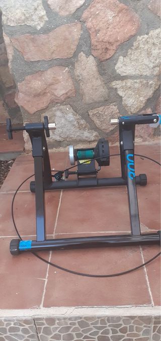 Rodillo de entrenamiento BTWIN 300