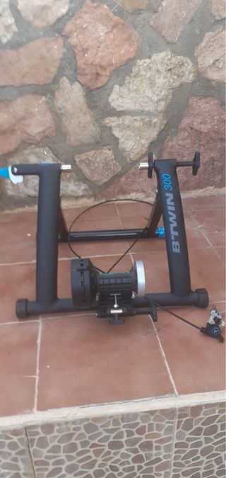Rodillo de entrenamiento BTWIN 300