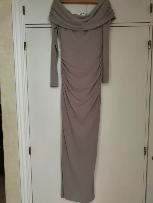 Vestido beige largo talla M