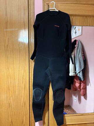 Neopreno Olaian Negro Talla S de chica