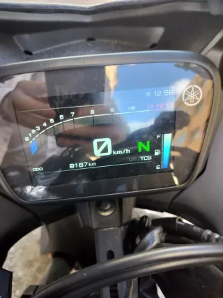 Yamaha YZF-R125 (2024) Negra (arreglada)