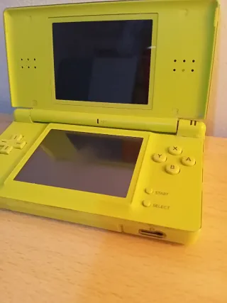 Nintendo DS Lite Lima