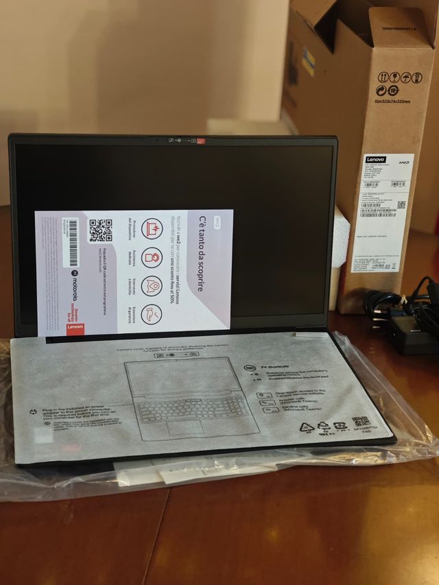 Computer Lenovo V15 G4 AMN - PC Notebook