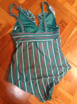Bañador Talla 44 Rayas Verde y Rojo