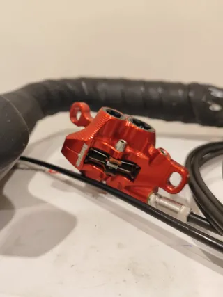 Manetas SRAM Rival y Pinzas HOPE RX4