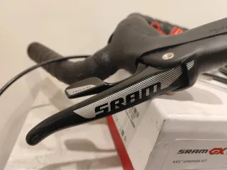 Manetas SRAM Rival y Pinzas HOPE RX4