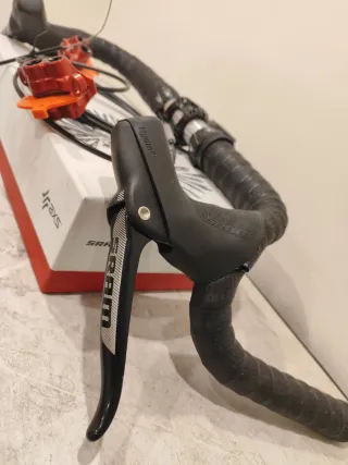 Manetas SRAM Rival y Pinzas HOPE RX4