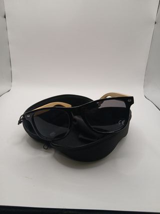 Gafas de sol negras y beige