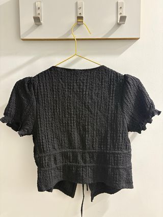 Blusa H&M negra con lazos delanteros - Talla XS