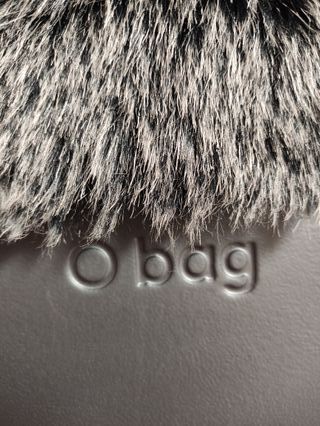 Bolso O bag grande gris con asas verde