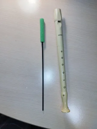 Flauta dulce Hohner con limpiador
