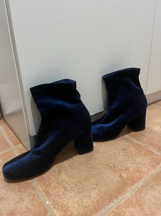 Botines de tacón azul terciopelo