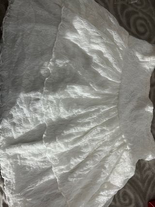 Falda blanca de encaje
