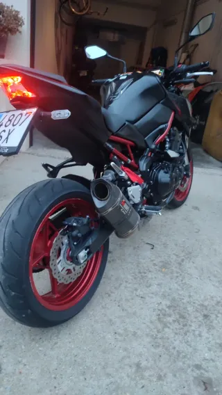 Kawasaki Z900 2021 Negra