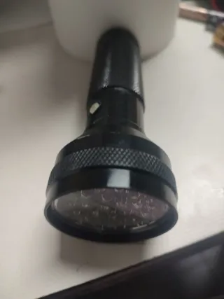 Linterna pequeña UV