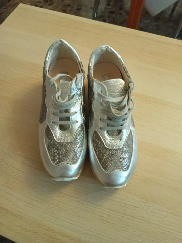 Zapatillas Fosco doradas y plateadas