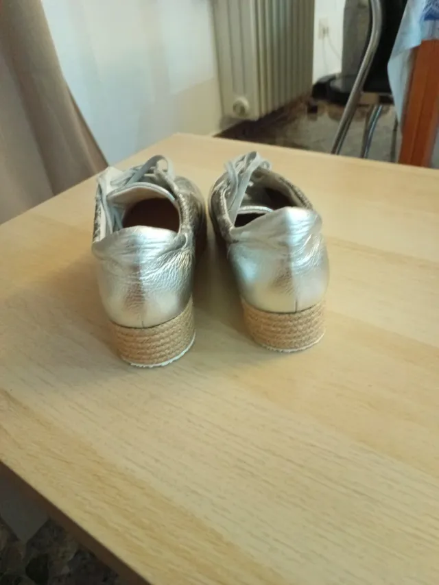 Zapatillas Fosco doradas y plateadas