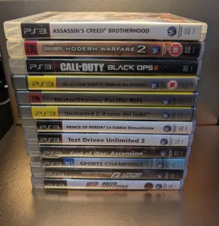 Lotto PS3 250GB, 2 Controller, 15 Giochi