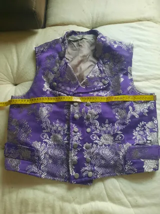 Chaleco fallero morado bordado