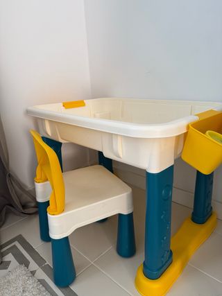 Mesa y silla de plástico para arena infantil