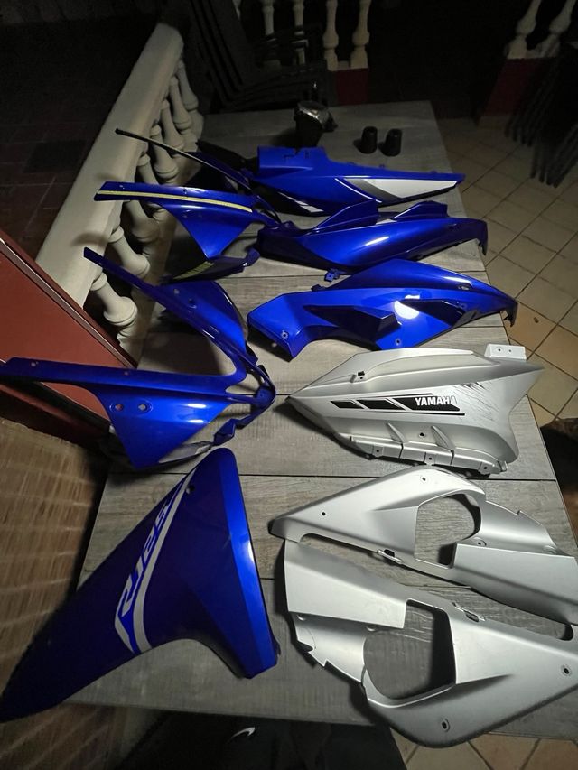 Corpo Yamaha blu e argento
