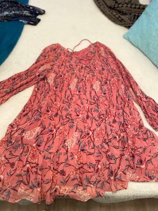 Vestido suelto plisado floral manga larga