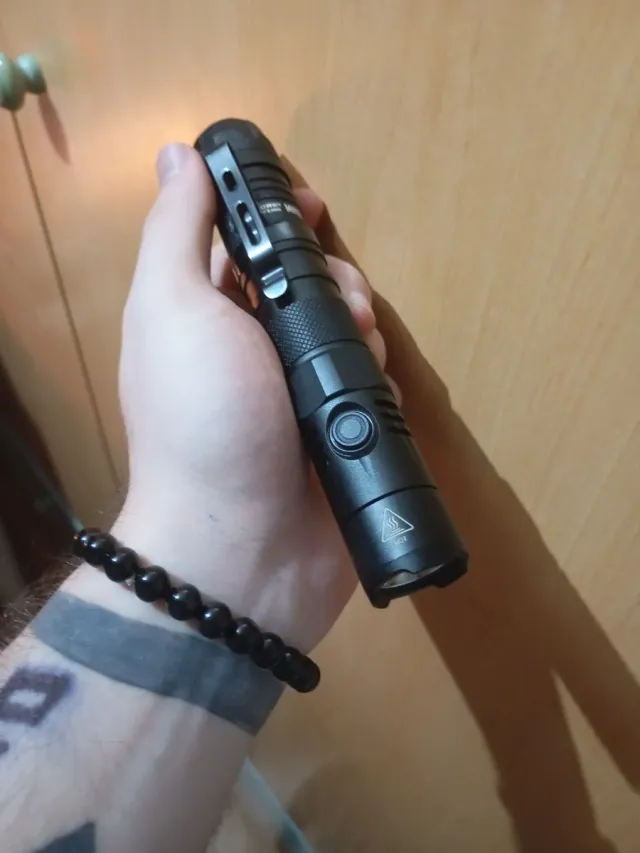 Linterna Nitecore MH12V2 1200 Lúmenes