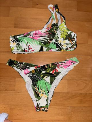 Bikini estampado tropical