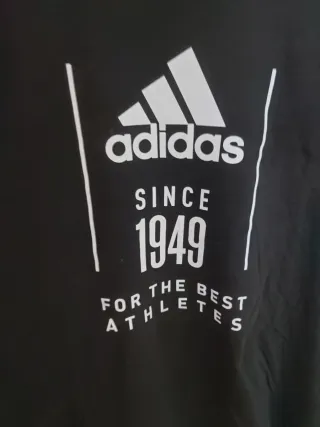 Adidas 