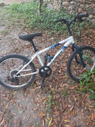 Bicicleta infantil Rockrider blanca