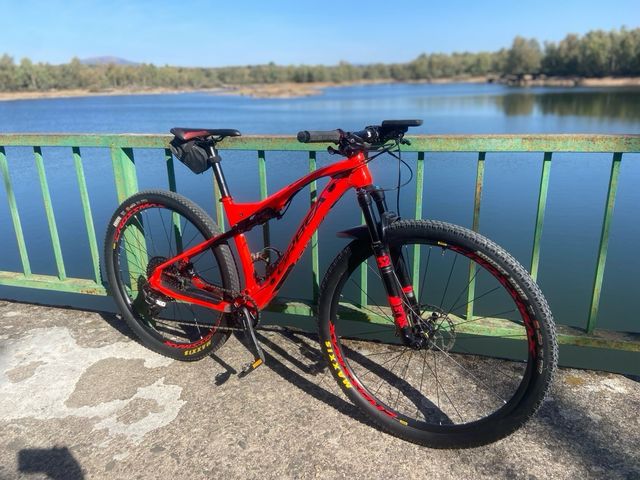 Bicicleta Orbea BTT Roja oiz 30 carbono