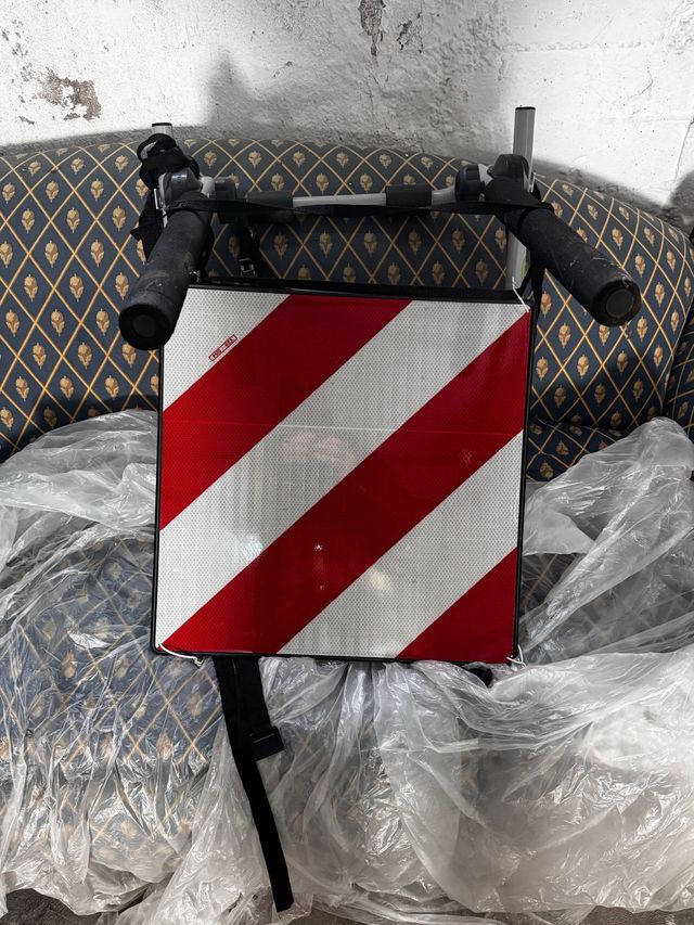 Portabicicletas portón trasero + señal