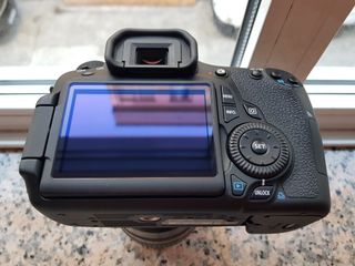 Canon EOS 60D + Objetivo EF-S 17-85mm + Accesorios