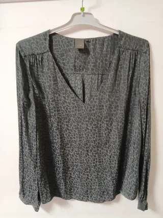 Blusa Ichi gris estampada