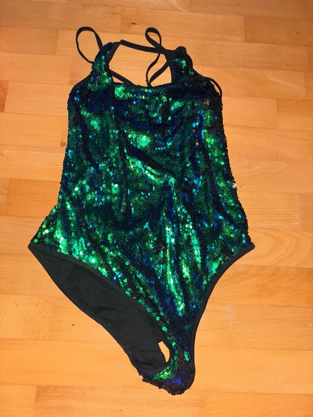 Bañador lentejuelas verde y negro