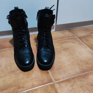 Botines negros mujer