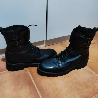 Botines negros mujer