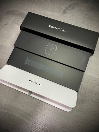 Apple Watch SE Edición Nike + 5 correas regalo