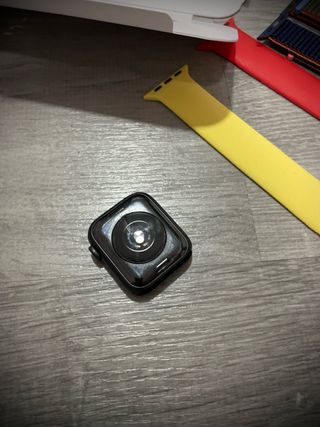 Apple Watch SE Edición Nike + 5 correas regalo