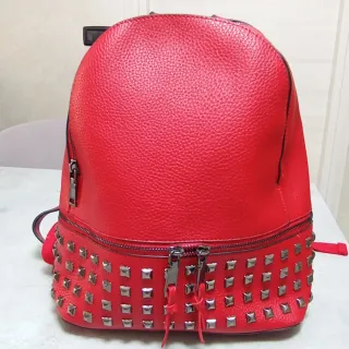 Zainetto donna rosso borchie