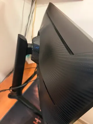 Monitor Samsung Odyssey G70B 4K 120Hz