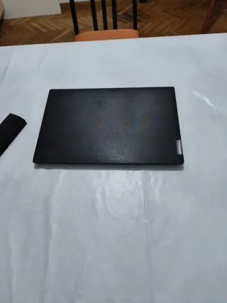Portátil Lenovo IdeaPad V145-15AST Negro