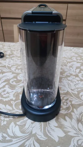 Cafetera Nespresso Citiz Platinum C140 Titan nueva