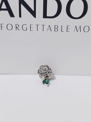 Charm Pandora Rosa con Cristales Verdes