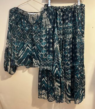 Blusa ZARA multicolor y falda 
