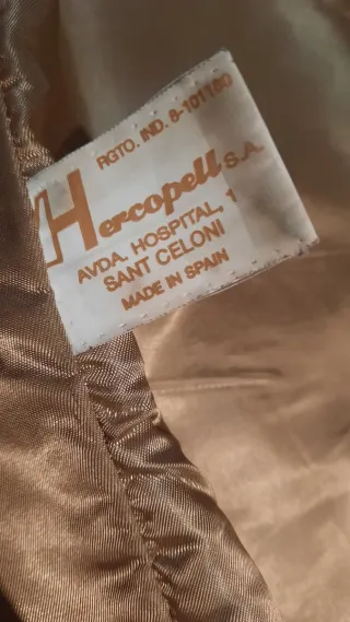 Chaqueta de piel beige con botones