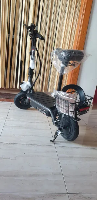 Patinete Eléctrico con Cesta y Asiento