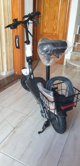 Patinete Eléctrico con Cesta y Asiento