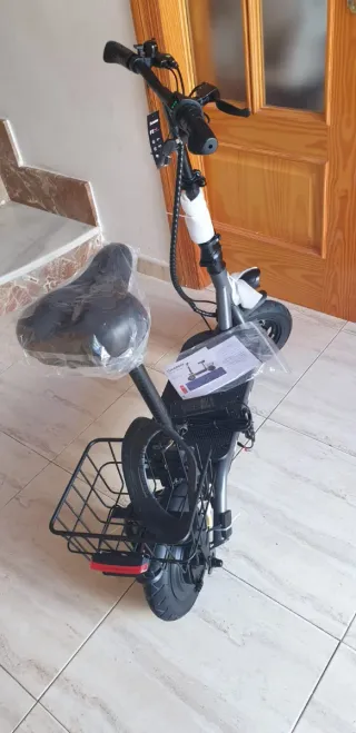 Patinete Eléctrico con Cesta y Asiento
